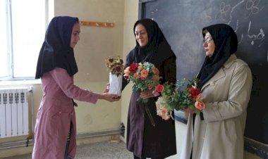 هدیه نقدی روز معلم ۱۴۰۵؛ مبلغ دقیق اعلام شد + زمان واریز