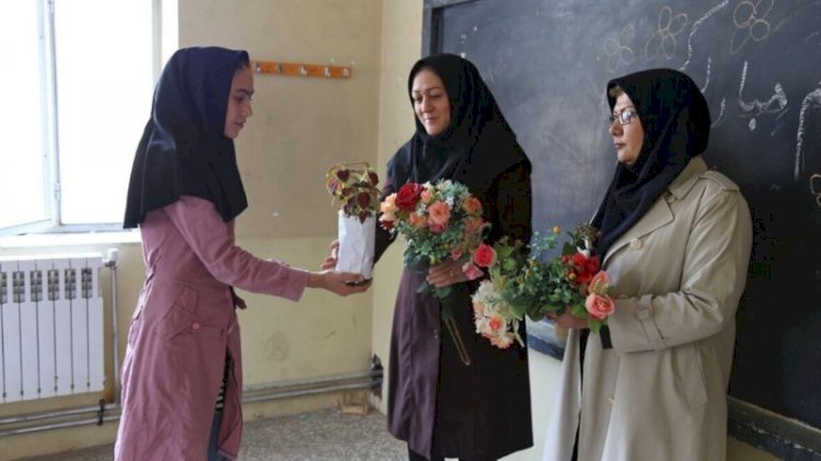 هدیه نقدی روز معلم ۱۴۰۵؛ مبلغ دقیق اعلام شد + زمان واریز
